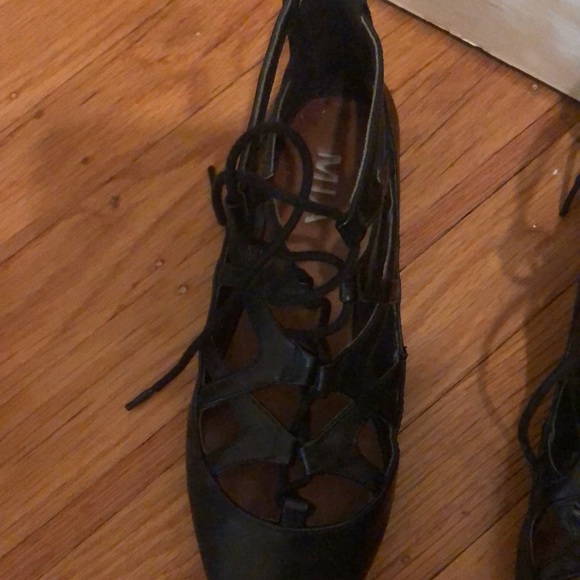 Pointed toe flats - Picture 2 of 4